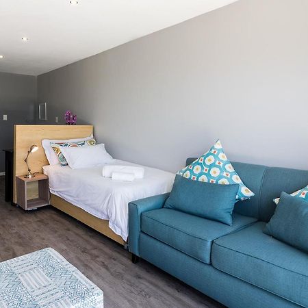 Sky Blue Guest House Kenton-on-Sea Esterno foto