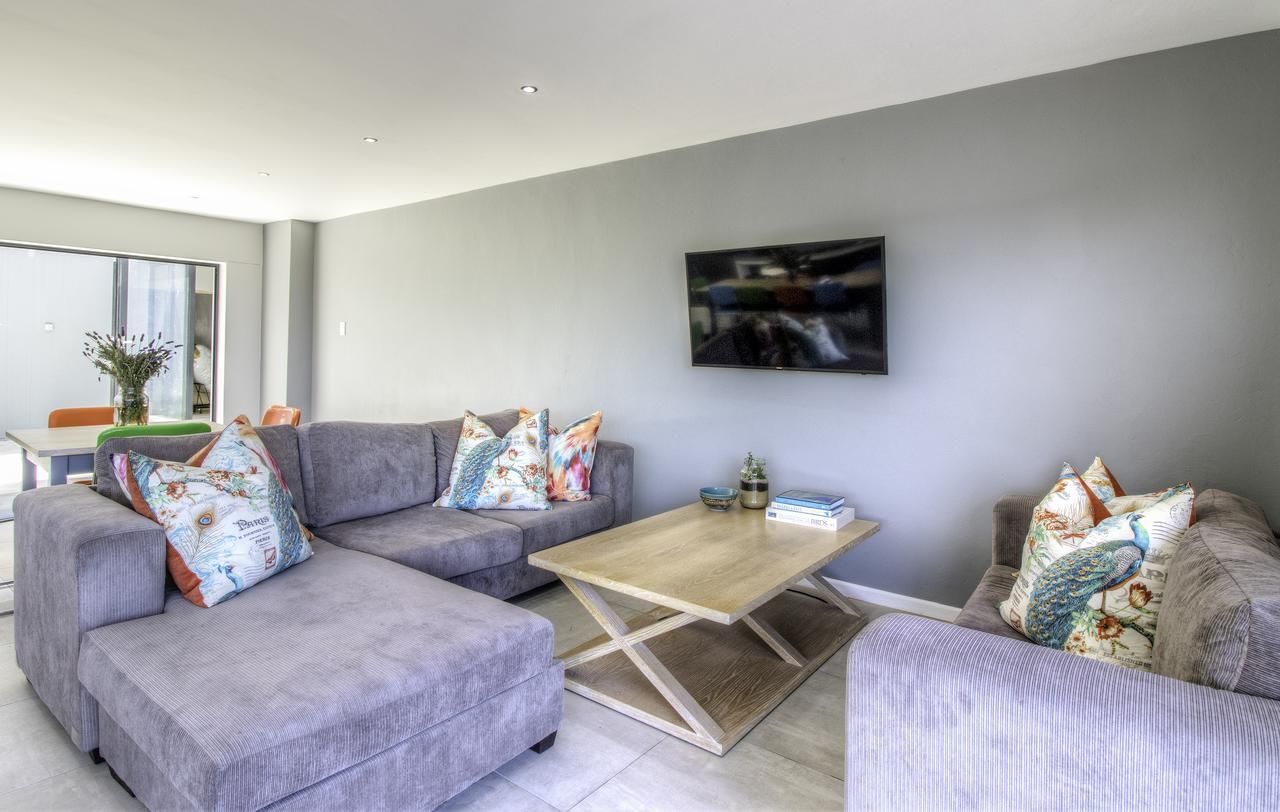 Sky Blue Guest House Kenton-on-Sea Esterno foto
