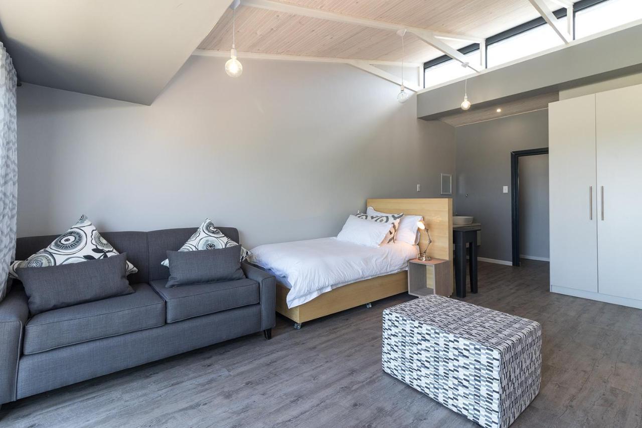 Sky Blue Guest House Kenton-on-Sea Esterno foto