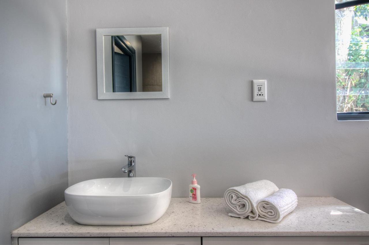Sky Blue Guest House Kenton-on-Sea Esterno foto